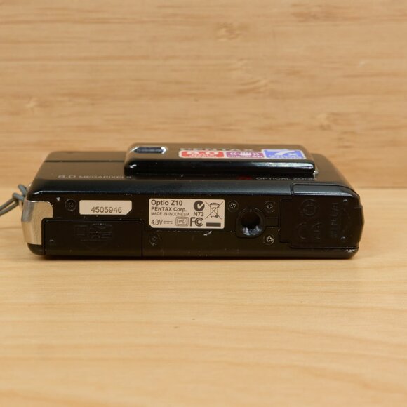 Pentax Optio Z10 8 MP Digital Camera, 7x Optical Zoom,Black - Picture 7 of 8